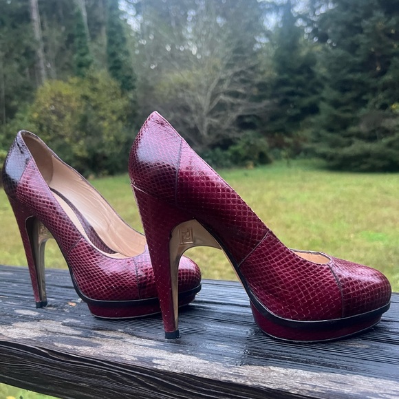 FENDI Burgundy Red Snakeskin Leather Gold Platforms Heels Pumps Rare - Picture 1 of 16